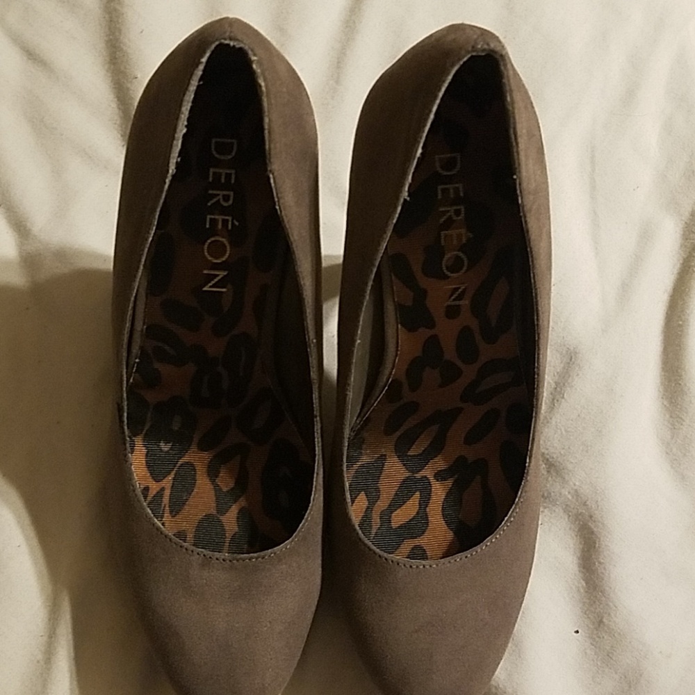 Dereon Heels